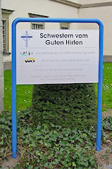 Aufsteller mit Säule 60 mm, Quertraverse und Kassettenrahmen für für 2 Stück Aluminiumverbundplatten ( Dicke 2 mm, Kundenmaterial ) , Profiloberfläche: pulverbeschichtet nach RAL / eloxiert silber