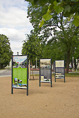 Aufsteller mit Säule 50/50 und U-43 Profilen für Aluminiumverbundplatte ( Dicke 3 oder 4 mm, Kundenmaterial ) Profiloberfläche: pulverbeschichtet nach RAL