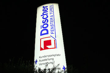 Pylon L 3000 mit LED Innenbeleuchtung  Profiloberfläche: pulverbeschichtet nach RAL 5002