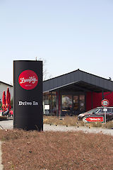 Pylon XL 4000 mit LED Innenbeleuchtung  Profiloberfläche: pulverbeschichtet nach RAL 7016