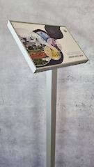 Pultschild A3 quer - 45° - Säule 50-50